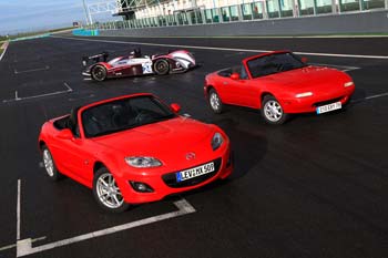 Fanoušci Roadsterů budou v Le Mans oslavovat 20 let modelu Mazda MX-5