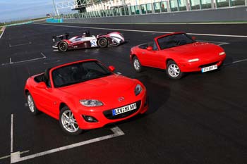 Fanoušci Roadsterů budou v Le Mans oslavovat 20 let modelu Mazda MX-5