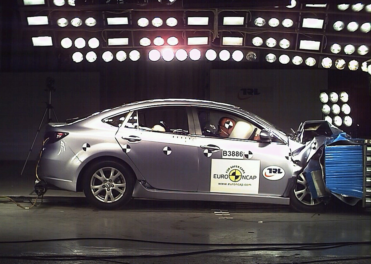 Pět hvězdiček pro Mazdu6 v bezpečnostních testech Euro NCAP