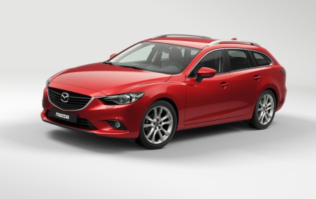 Světová premiéra zcela nového modelu Mazda6 kombi na autosalónu v Paříži 2012